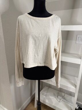 Fabletics Cream Cropped Long-Sleeve Top
